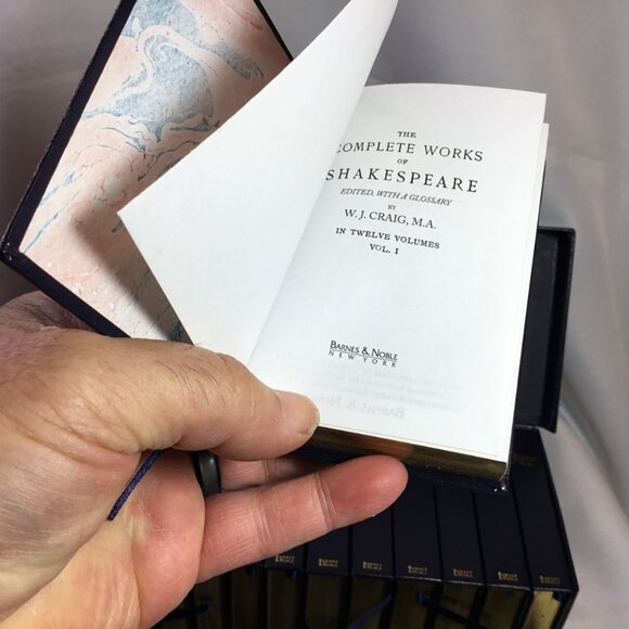 The Miniature SHAKESPEARE Library in 12 Volumes Barnes & Noble HC Box Set 2002 - Picture 8 of 10